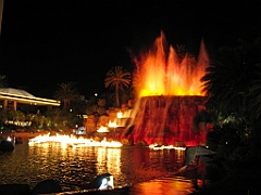 240 Las Vegas - Volcan du Mirage